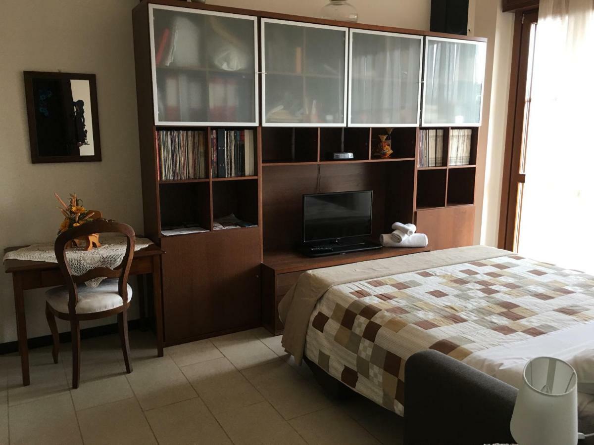 Suite Carpiano Меленьяно Экстерьер фото